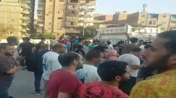 انقلاب تريلا أعلى دائري الوراق.. وجهود لاستخراج ركاب سيارتين من أسفلها