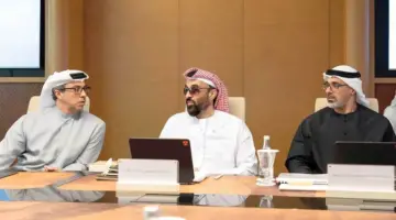 بحضور منصور بن زايد وخالد بن محمد.. طحنون بن زايد يترأس اجتماع مجلس الشؤون الاستثمارية