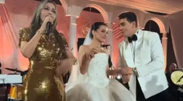 بفستان ذهبي.. جنات تتألق في إحياء حفل زفاف |فيديو