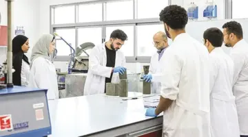 تخصّصات جديدة ومناهج محدثة في «أميركية رأس الخيمة»