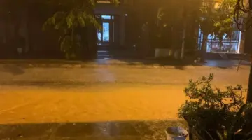 حذرت مقاطعة لاو كاي من هطول أمطار غزيرة واسعة النطاق ابتداءً من ليلة 28 يونيو، مع احتمال تجاوز كمية الأمطار 150 ملم في العديد من المناطق.