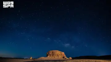 ذراع مجرة درب التبانة يزيّن سماء الحدود الشمالية ف…