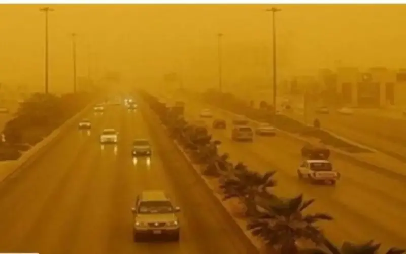 رياح نشطة تضرب 7 أقاليم في مصر.. أتربة ورمال تحاصر القاهرة والصعيد