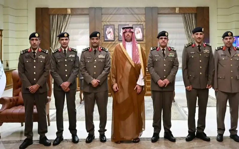 سعود بن جلوي يقلّد مدير إدارة دوريات الأمن بجدة رتبته الجديدة – أخبار السعودية