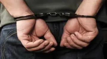 ضبط مسجل خطر بتهمة سرقة هاتف عاملة داخل صيدلية في الزاوية الحمراء