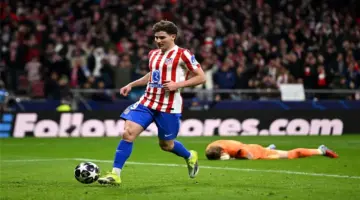 عملاق الدوري الإنجليزي يدخل سباق التعاقد مع جوليان ألفاريز