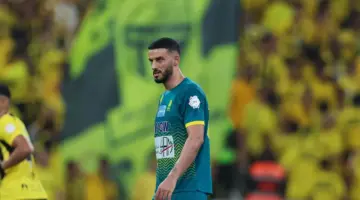 فيديو: “يشبه بويول”.. عمر السومة يختار أفضل مدافع في الدوري السعودي
