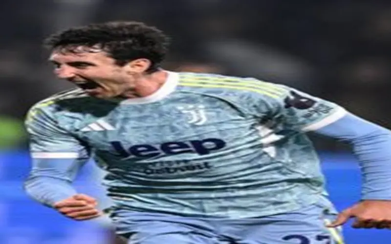 كامبياسو يقترب من مغادرة يوفنتوس وبرشلونة مهتم به