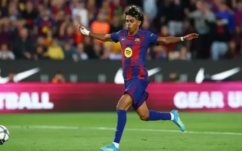 لامين يامال يفوز بجائزة أفضل لاعب في الدوري الإسباني
