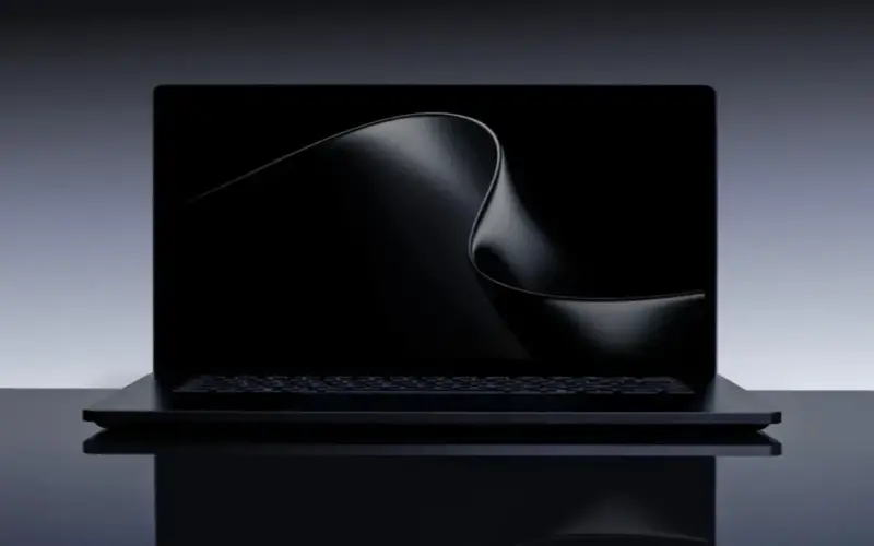 مايكروسوفت” تكشف لأول مرة عن حاسوبها المحمول Surface Ultra المدعوم بمعالجات “إنفيديا