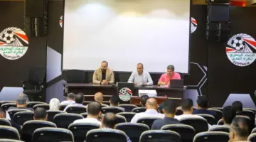 مصطفى عزام يجتمع مع مندوبي المناطق لمناقشة قواعد قيد وانتقالات اللاعبين بالموسم الجديد
