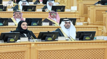 مطالبة شورية بمعالجة تذاكر الطيران وتعديل اسم المسافر