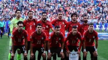 منتخب مصر يرتدي زيه التقليدي الأحمر أمام أستراليا في كأس العالم
