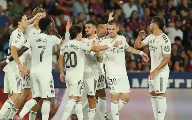 مورينيو يطيح بـ6 لاعبين خارج ريال مدريد ويطلب ثنائي آرسنال ومانشستر سيتي