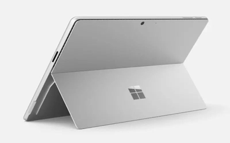 ميكروسوفت تطلق جهازها الجديد Surface Pro 12 عالميا بذاكرة عشوائية تصل إلى 64 جيجا وشاشة OLED بمعدل 120 Hz