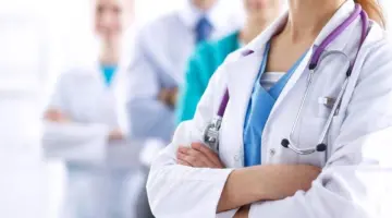 نقابة الأطباء تطالب بوقف إنشاء كليات طب جديدة.. ووقف قبول طلاب جدد