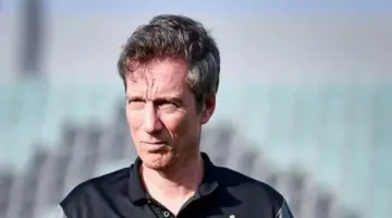 ألكسندر سانتوس الخيار الأول في الزمالك لخلافة معتمد جمال