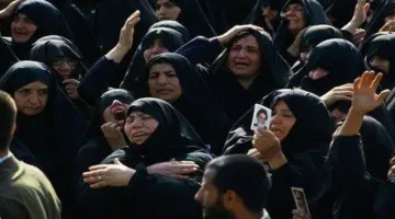 تشييع الخميني عام 1989: كيف ودّع الملايين مؤسس الجمهورية الإسلامية؟