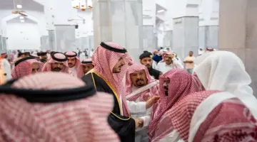 محافظ الطائف يؤدي الصلاة على شهيد حادث مروحية أرامكو وينقل تعازي أمير مكة ونائبه