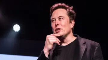 هل تقوم شركة SpaceX التابعة لإيلون ماسك بتطوير أجهزة ذكاء اصطناعي غامضة أنحف من هاتف iPhone؟
